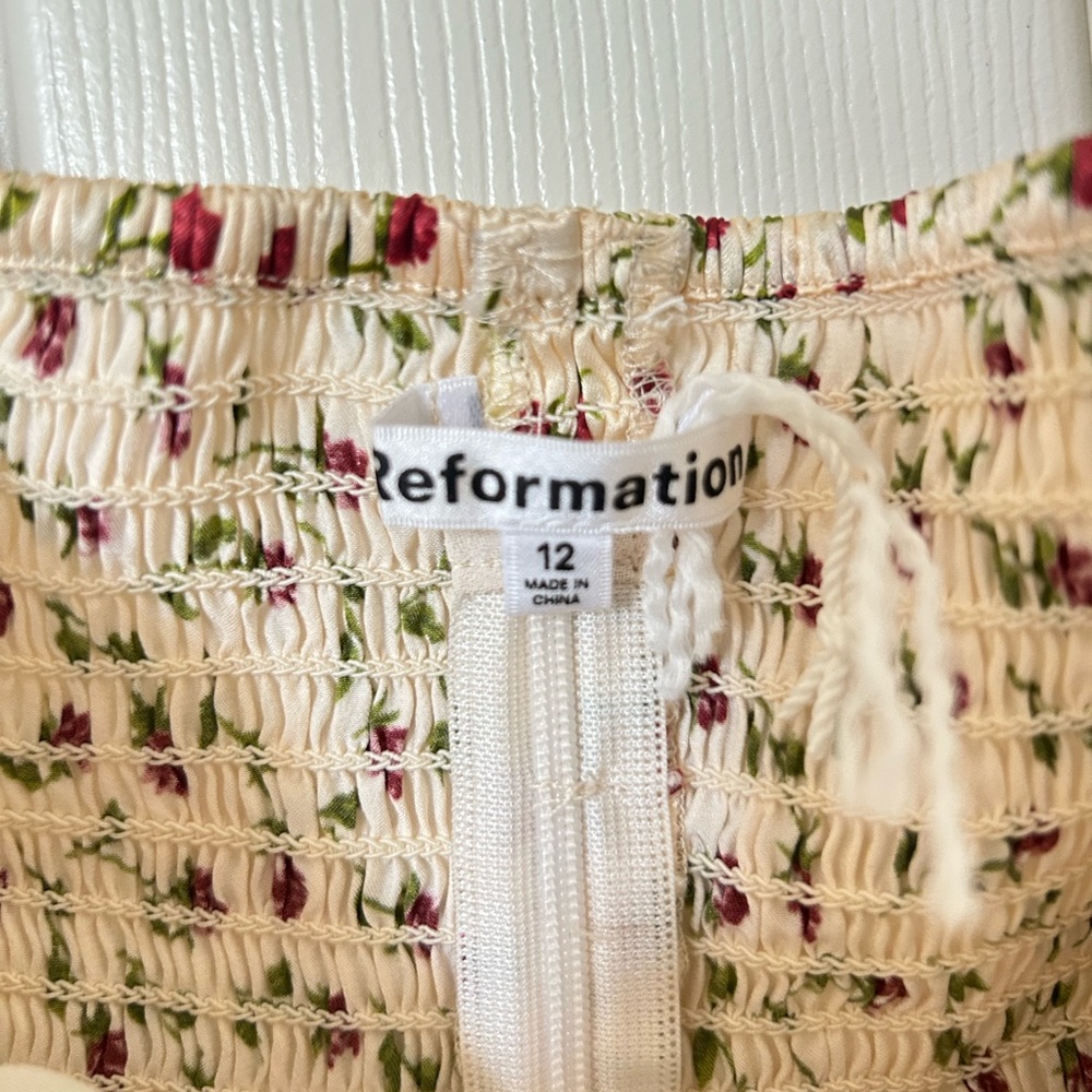 Reformation Lux Silk Top in Madison White Floral Off Shoulder - Picture 4 of 6